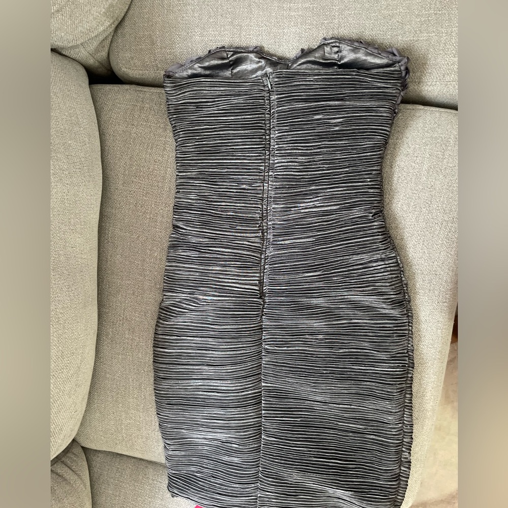 Daisy strapless silver dress - Picture 2 of 4